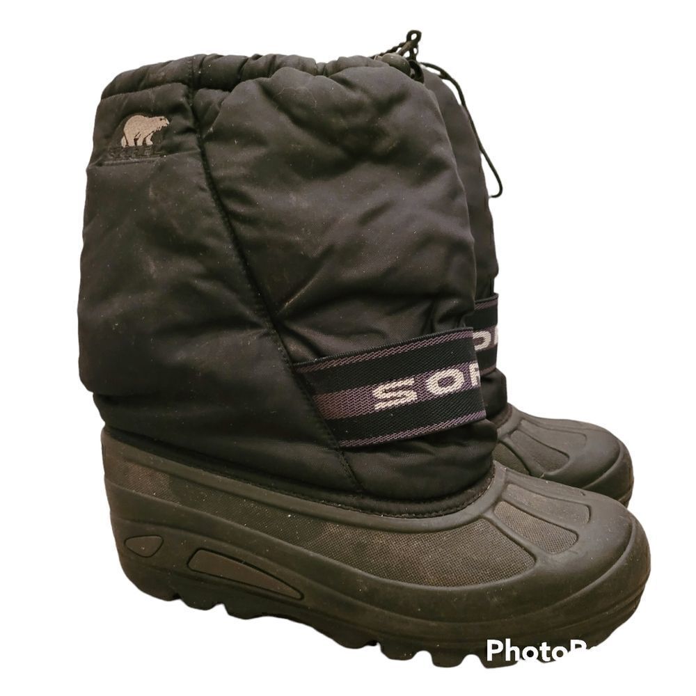 Sorel cub winter boots.